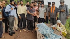 राजौरी में खस्ताहाल सड़क बनी काल, खाट पर अस्पताल ले जाते समय 18 साल की युवती की मौत
