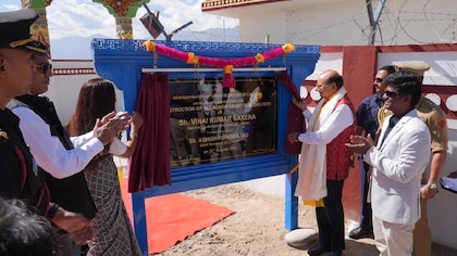 लद्दाख को मिली सोलर पावर्ड 30 स्मार्ट बस शेल्टर्स की सौगात, जानें क्या हैं खास फीचर्स ?