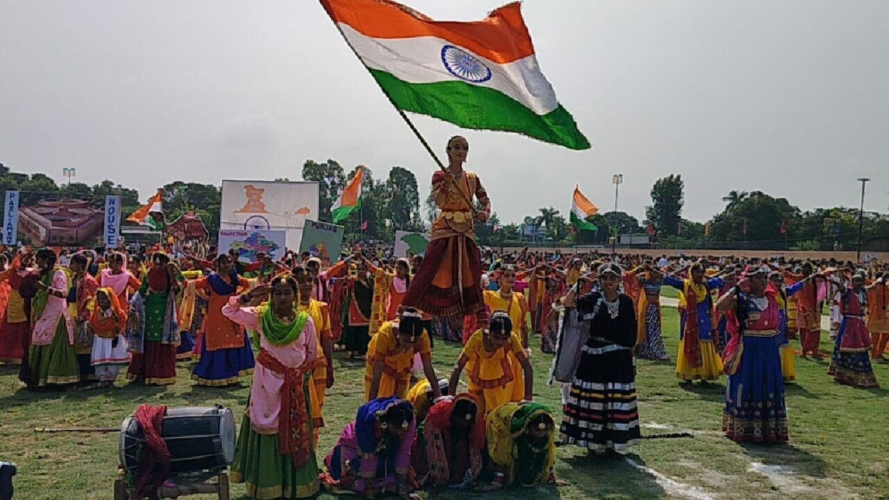 Independence Day : मुल्क मना रहा है आजादी का 78वां दिवस, कश्मीर से कन्याकुमारी तक जश्न ए आज़ादी...