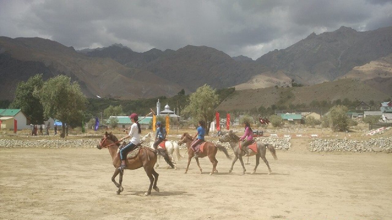 Women Empowerment : कारगिल में लड़कियों के सशक्तिकरण के लिए घुड़सवारी और पोलो ट्रेनिंग कैंप ! 