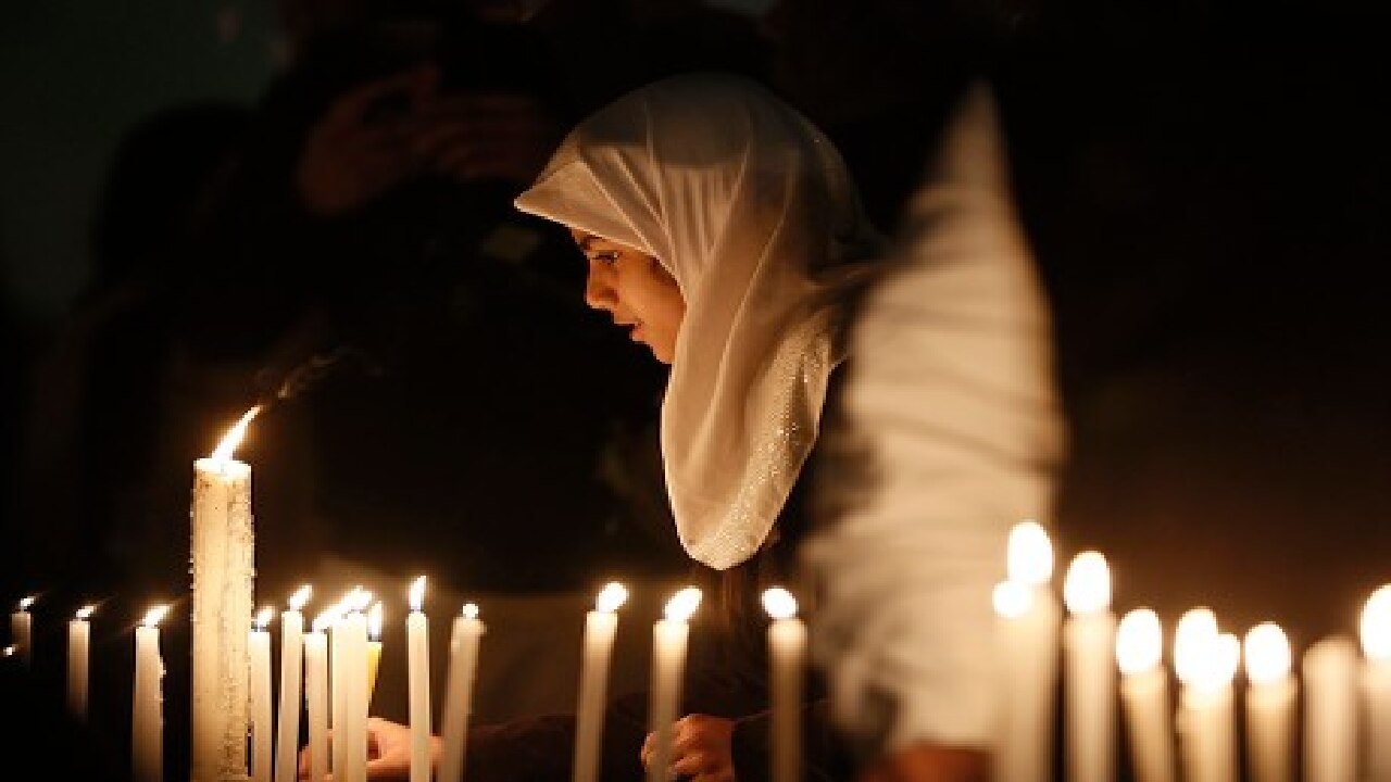 Candle March : श्रीनगर आतंकी हमले के ख़िलाफ़ लाल चौक पर कैंडल मार्च ! 