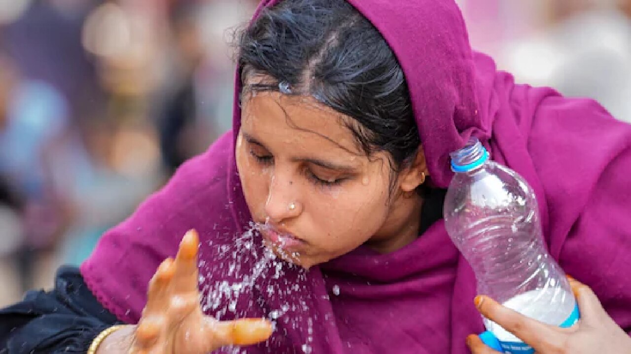 Record Breaking Heat : श्रीनगर में गर्मी ने तोड़े रिकॉर्ड, 54 साल बाद पारा 34 डिग्री के पार!