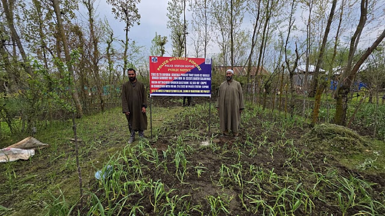 कश्मीर: ड्रग तस्करों पर बड़ी कार्रवाई, नशे की कमाई से बनाई संपत्तियां जब्त!