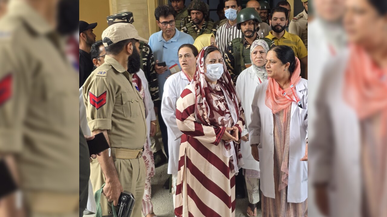 Sakina Itoo : SMHS अस्पताल में हड़ताल पर भड़कीं स्वास्थ्य मंत्री सकीना इटू, डॉक्टरों के लिए जल्द जारी होंगे नए आदेश!