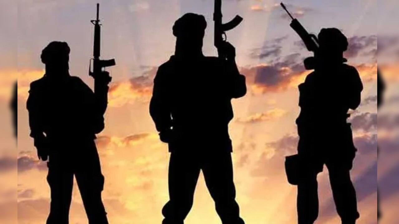 Terrorism : जम्मू-कश्मीर में आतंकियों की नई साजिश का पर्दाफाश, तुर्की और चीन के हथियार भी बरामद!