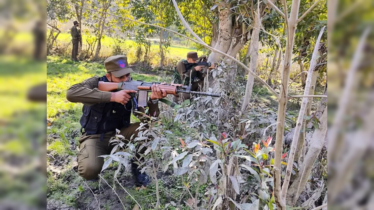 Encounter : कुलगाम में तीसरे दिन भी मुठभेड़ जारी, तीन आतंकी ढेर, दो के फंसे होने की आशंका!