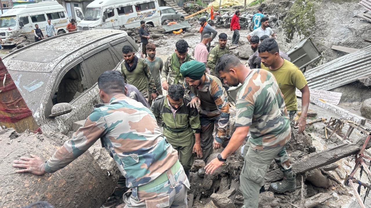 आखिरी व्यक्ति को सुरक्षित निकालने तक अभियान रहेगा जारी...