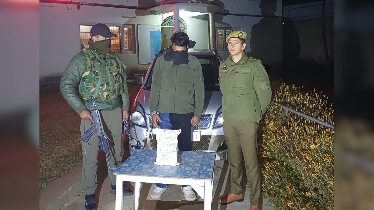 Narcotics : शोपियां पुलिस की बड़ी कार्रवाई, 1.3 किलो चरस के साथ ड्रग पेडलर को दबोचा 