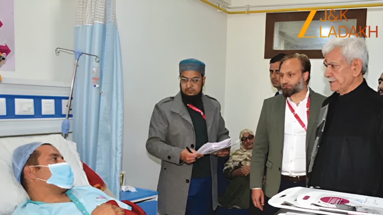 नौगाम विस्फोट: LG मनोज सिन्हा ने SMHS अस्पताल में घायलों से की मुलाकात, दिया बेहतर इलाज का निर्देश!