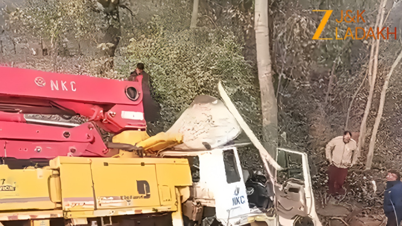 Breaking: बडगाम में दर्दनाक सड़क दुर्घटना; एक ही परिवार के तीन सदस्य सहित चार लोगों की मौत, CM उमर ने प्रशासन को दिए सख्त निर्देश