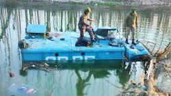 श्रीनगर : डागपोरा रोड पर CRPF गाड़ी नहर में पलटी, 9 जवान गंभीर रूप से ज़ख़्मी; राहत व बचाव काम जारी