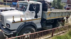 अनंतनाग में अवैध खनन माफिया पर पुलिस का बड़ा एक्शन, 6 गाड़ियां की जब्त, FIR दर्ज