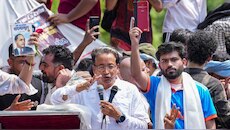 छात्रों के हक में दिल्ली पहुंचे सोनम वांगचुक! जंतर-मंतर पर Cockroach Janata Party के साथ प्रदर्शन में शामिल, केंद्रीय शिक्षा मंत्री से मांगा इस्तीफा...