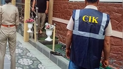 श्रीनगर में CIK की बड़ी कार्रवाई, पाकिस्तान में रह रहे 2 आरोपियों के घर छापेमारी, दस्तावेज और डिजिटल डिवाइस ज़ब्त