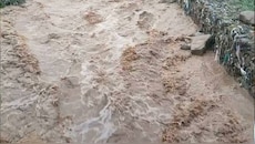 जम्मू-कश्मीर के पुंछ में कुदरत का कहर: मेंढर में अचानक आई बाढ़ से हाहाकार, 25 लोगों को सुरक्षित निकाला, फसल और मकान तबाह...