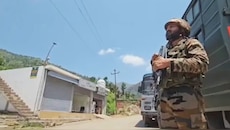 J&K : राजौरी में 2 संदिग्ध आतंकियों की मौजूदगी से बढ़ी हलचल, सुरक्षाबलों का सर्च ऑपरेशन जारी