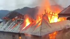 रामबन में अचानक भीषण आग का तांडव, देखते ही देखते जलकर खाक हुए दो रिहायशी मकान