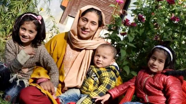 3 नाबालिग बच्चों की मां ने दसवीं में किया टॉप, बोली- बिल्कुल भी आसान नहीं था