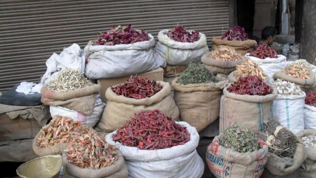 SRINAGAR: आपने कभी धागों में लटकती सब्जियों को सुखते देखा है?    