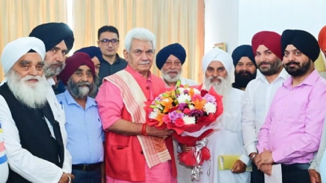 Delegation Meets LG : सिख कोऑर्डिनेशन कमेटी के डेलिगेशन से मिले LG मनोज सिन्हा...