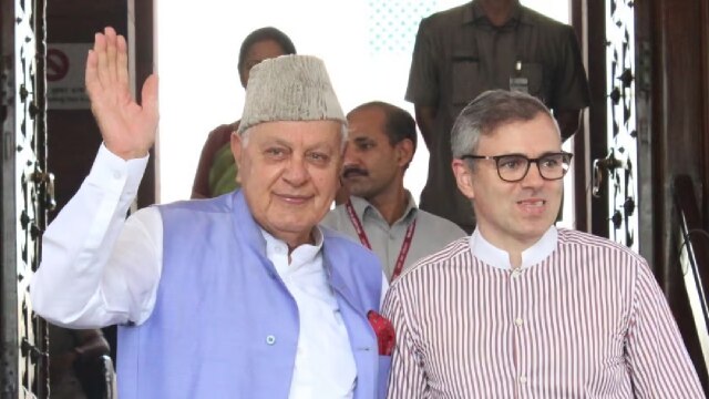 Breaking News : फारूक अब्दुल्ला बोले,  "जम्मू कश्मीर के CM होंगे उमर अब्दुल्ला"