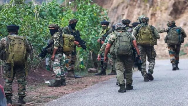 Search Operation : बारामुला में दहशतगर्दों के खिलाफ सर्च ऑपरेशन जारी, 3-4  दहशतगर्दों के छिपे होने की खबर !