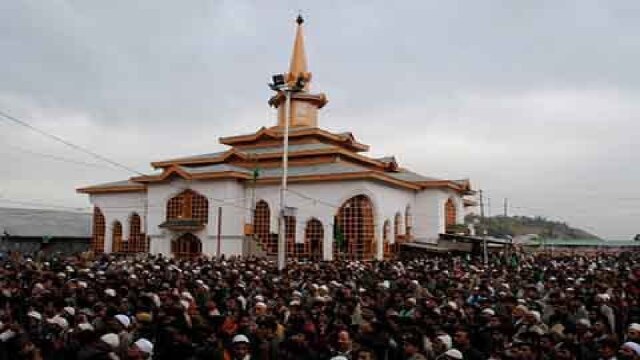 Shaikh Nuruddin Noorani Urs : शेख नूरुद्दीन नूरानी के सालाना उर्स में हजारों की तदाद में पहुंचे श्रद्धालु !