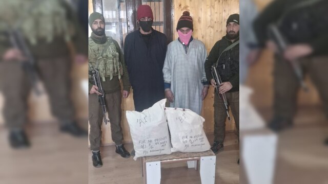 Drug Peddler Arrested : अनंतनाग पुलिस का ड्रग माफियाओं पर बड़ा एक्शन! 07 किलो गांजा भूसी बरामद, दो तस्कर गिरफ्तार...  