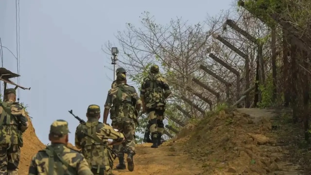 India Pakistan Tension : सीमा पर घुसपैठ की कोशिश नाकाम, BSF ने 7 आतंकियों को मार गिराया!