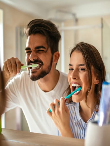 Teeth & Gum Health : दांतों और मसूड़ों का रखना है ख्याल, तो इन बतों का रखें ध्यान !