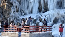DRUNG WATERFALL : सर्दियों में घूमने के लिए परफेक्ट डेस्टिनेशन 