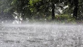 कुपवाड़ा में तूफानी बारिश में बरसे बड़े-बड़े ओले, किसान परेशान!