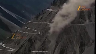 जोजिला में पहाड़ से खाई में गिरा ट्रक, Video में कैद हुआ खतरनाक मंजर...