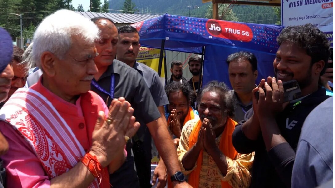 Amarnath Yatra 2024 : नुनवान और चंदनवारी बेस कैंप के दौरे पर पहुंचे एलजी मनोज सिन्हा, अमरनाथ यात्रा की समीक्षा की...