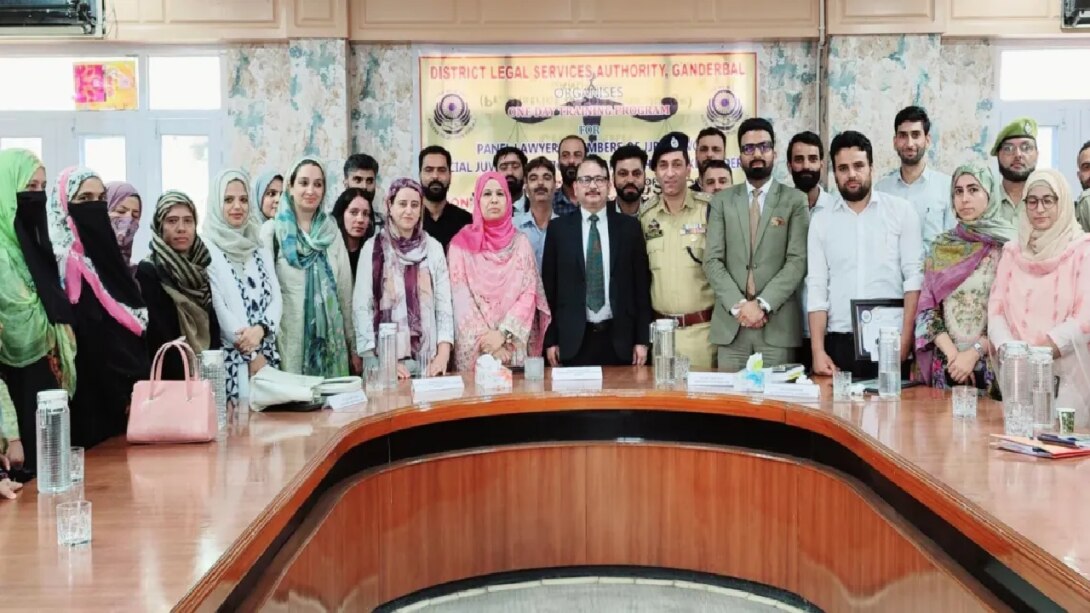 Swachhta Pakhwada : गांदरबल में 'स्वच्छता पखवाड़ा' का होगा आग़ाज़, DC ने लिया तैयारियों का जाएज़ा...