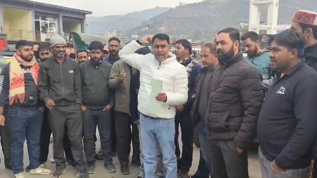 Taxi Union Protest : मेंढर में टैक्सी यूनियन ने ARTO पुंछ के खिलाफ किया प्रदर्शन !