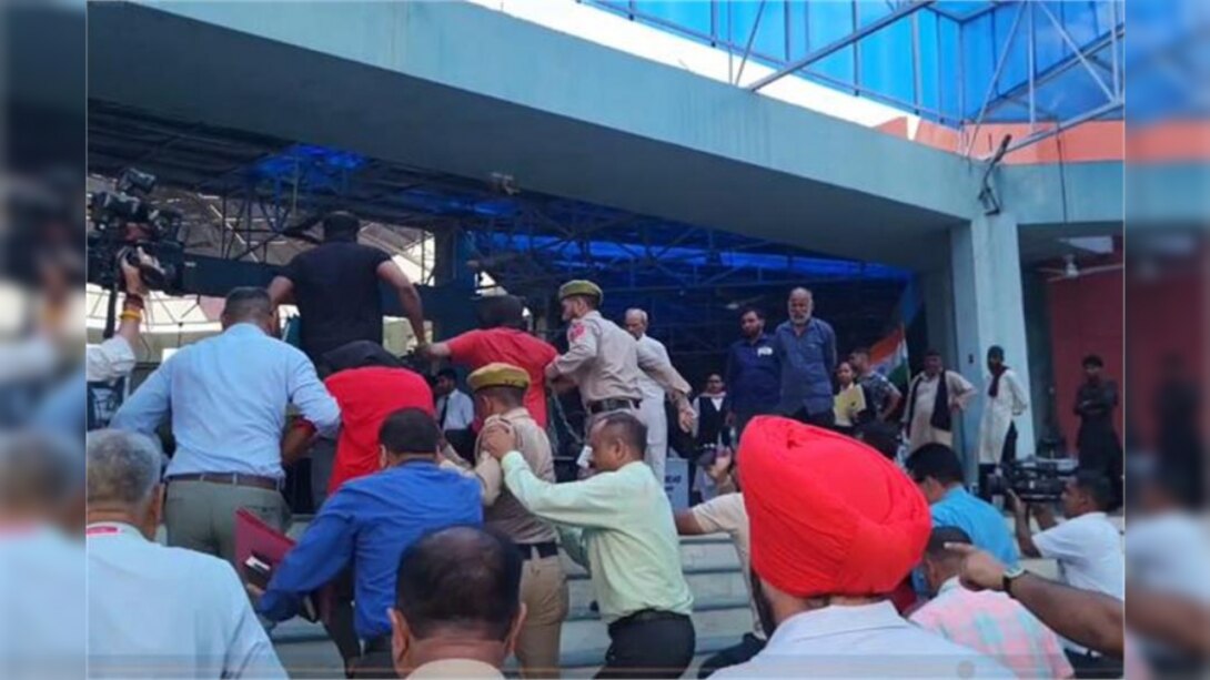 Breaking News : पहलगाम आतंकी हमले में मददगार दो आरोपी गिरफ्तार, NIA कोर्ट में पेश! Breaking News : पहलगाम आतंकी हमले में मददगार दो आरोपी गिरफ्तार, NIA कोर्ट में पेश!