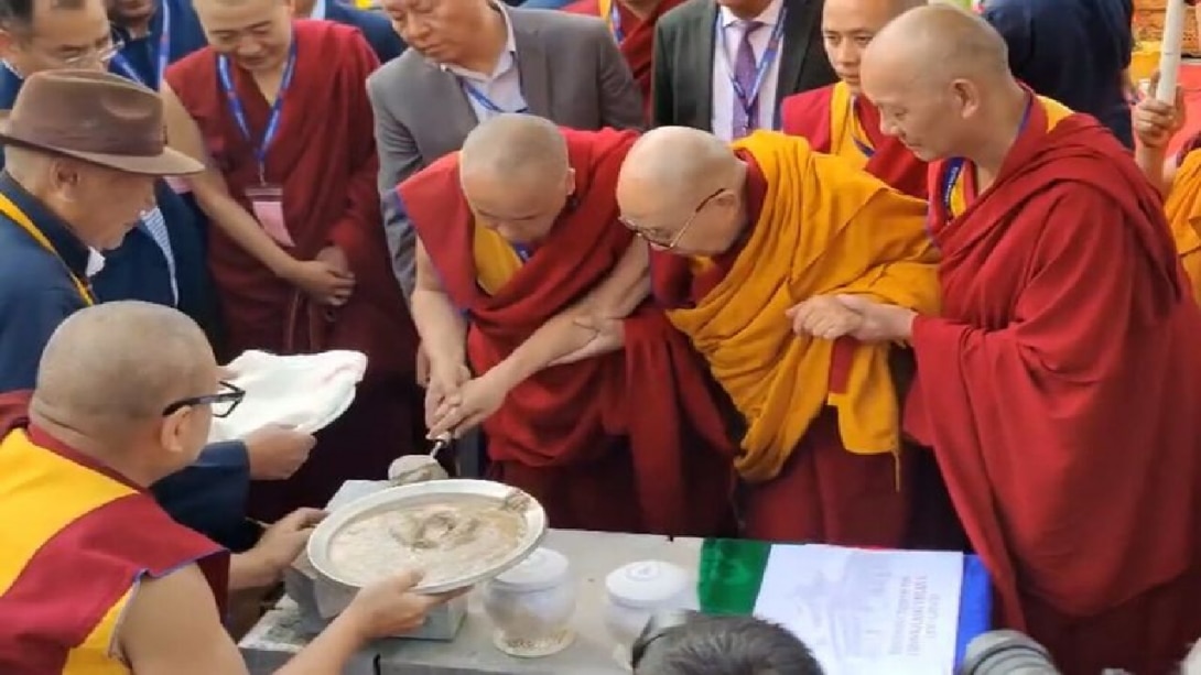 Dalai Lama : दलाई लामा ने लेह में नए चौकांग विहार का किया भूमि पूजन!