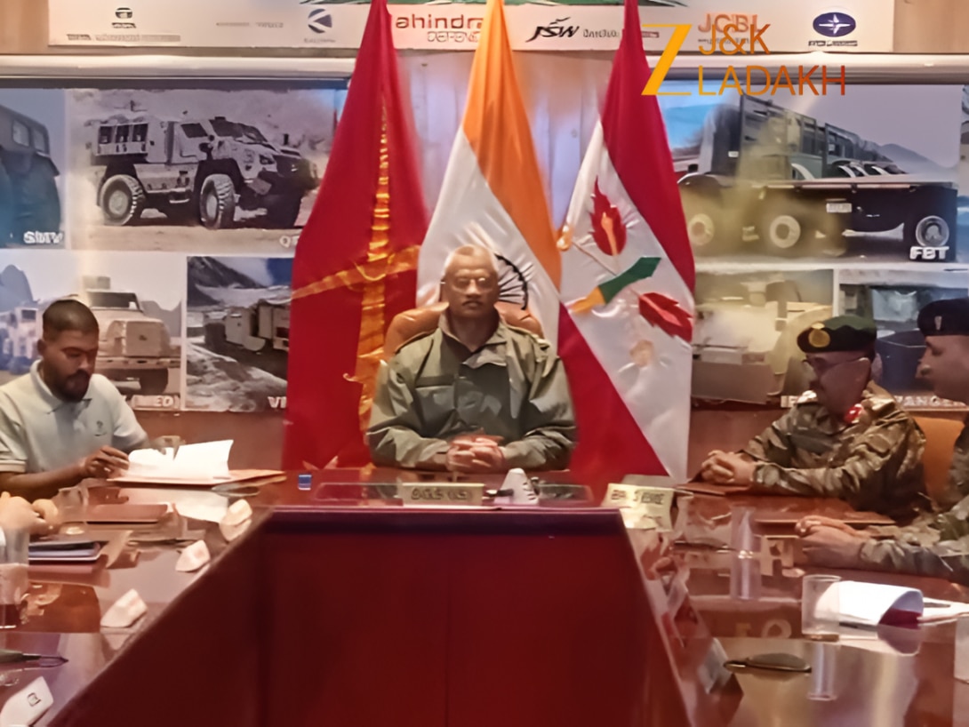 लेह से कारगिल तक सेना का ‘मिशन आत्मनिर्भरता’! फायर एंड फ्यूरी कॉर्प्स ने खोला आधुनिक लॉजिस्टिक्स हब लेह से कारगिल तक सेना का ‘मिशन आत्मनिर्भरता’! फायर एंड फ्यूरी कॉर्प्स ने खोला आधुनिक लॉजिस्टिक्स हब