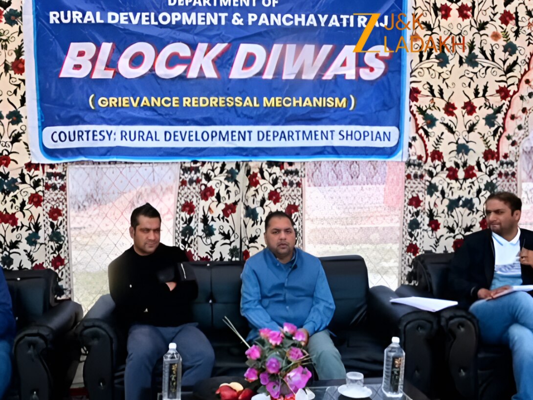 शोपियां में ‘ब्लॉक दिवस’ का आयोजन: जनता ने रखीं अपनी मांगें, अधिकारियों ने दिया दिश-निर्देश